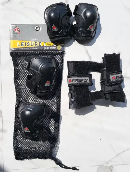 Kids Knee Pad / Elbow Protection / Wrist Guard in Skates & Blades in City of Toronto - Image 2