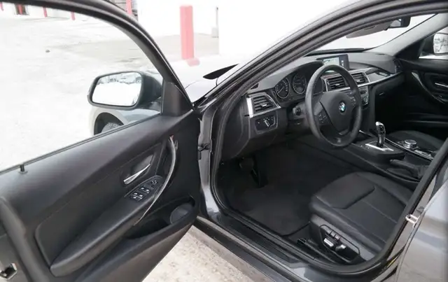 2016 BMW 320I XDRIVE in Cars & Trucks in Edmonton - Image 4