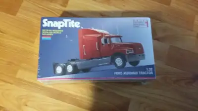 New Sealed Monogram Ford Aeromax Tractor In 1/32 Scale Kit, View more