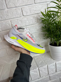 Men’s Running shoes Nike ZoomX Streakfly Premium brand new 9 sz 
