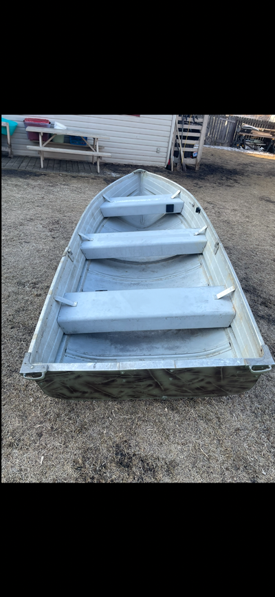 12’ aluminum boat custom camo duck hunt special ready for the water great condition No leaks Very st...