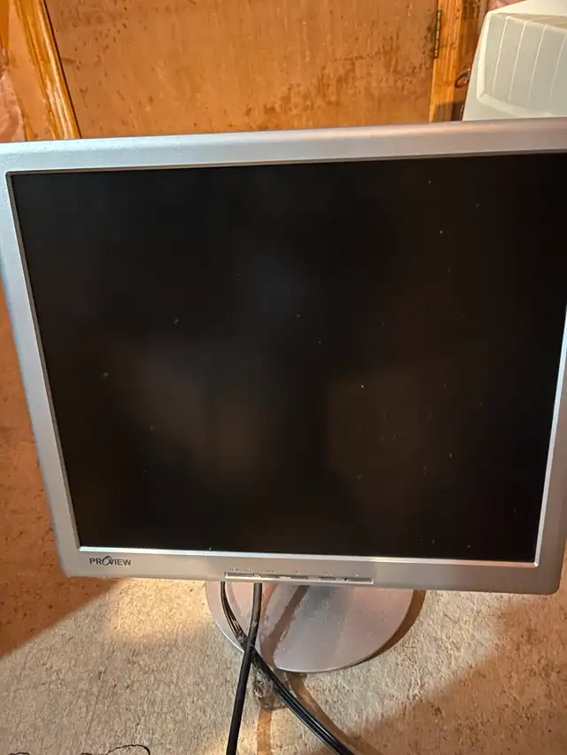 lcd monitor in Desktop Computers in Mississauga / Peel Region - Image 3