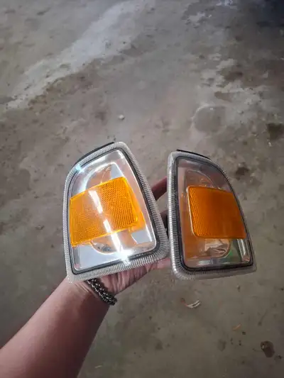 $50 OBO Front turn signal lights off my 2011 Ford Ranger sport, selling because I upgraded to afterm...