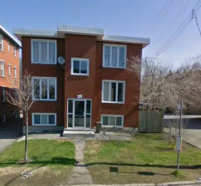 Studio Bachelor Apartment July 1st