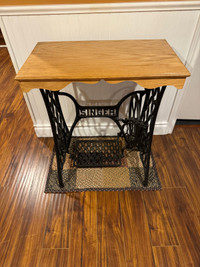 Singer Sewing Machine Decorative Table