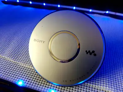 Tested and works great All buttons work and sound is awesome Truly an awesome Vintage Retro Device M...