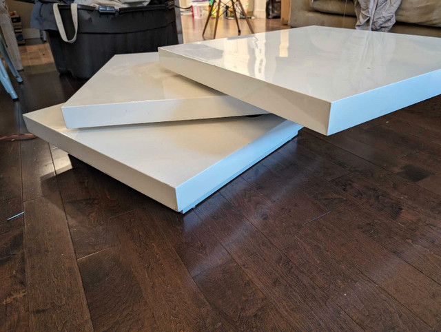 FREE Multi layered, rotating Coffee table in Coffee Tables in Vancouver - Image 2