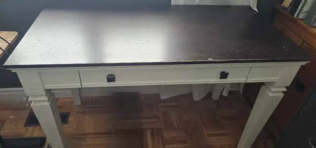 Desk with keyboard drawer. in Desks in Ottawa - Image 3