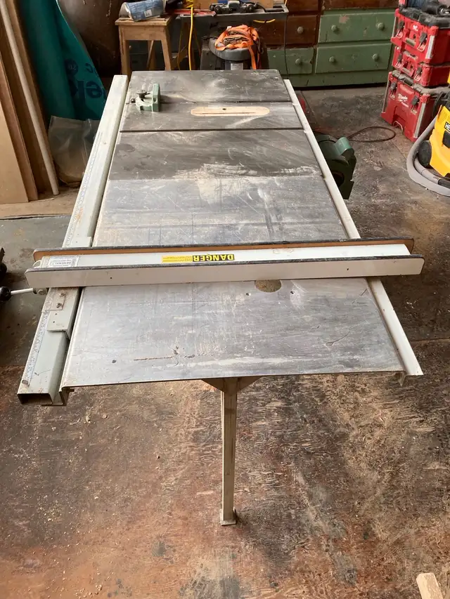 10 inch GENERAL International table saw in Power Tools in Gatineau - Image 6