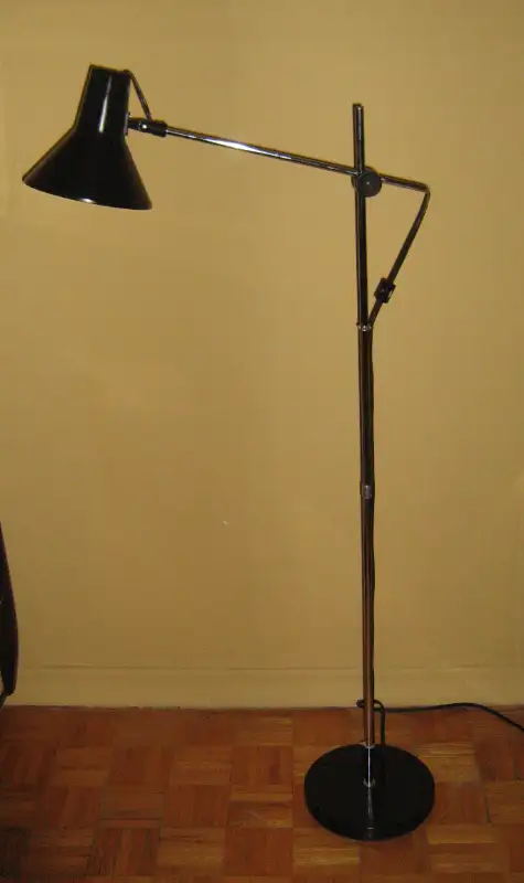 Vintage Stilnovo Arredoluce Adjustable Arm Floor Lamp in Indoor Lighting & Fans in City of Toronto - Image 3