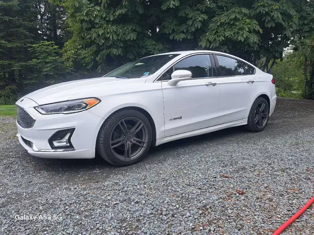 2019 Ford Fusion hybrid 