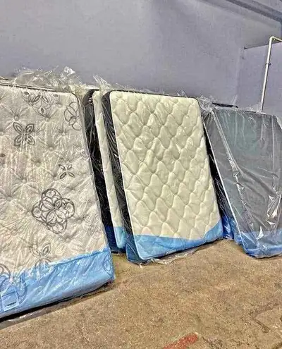 Ce matelas est conçu pour être utilisé avec un sommier réglable, offrant une flexibilité optimale. V...