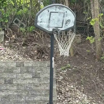 Basketball net to sell. Negotiable Would need to pick it up