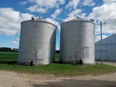 Bushel 2 Metal Grain Bins for Sale – Approx. 5000 Bushels Each, View more