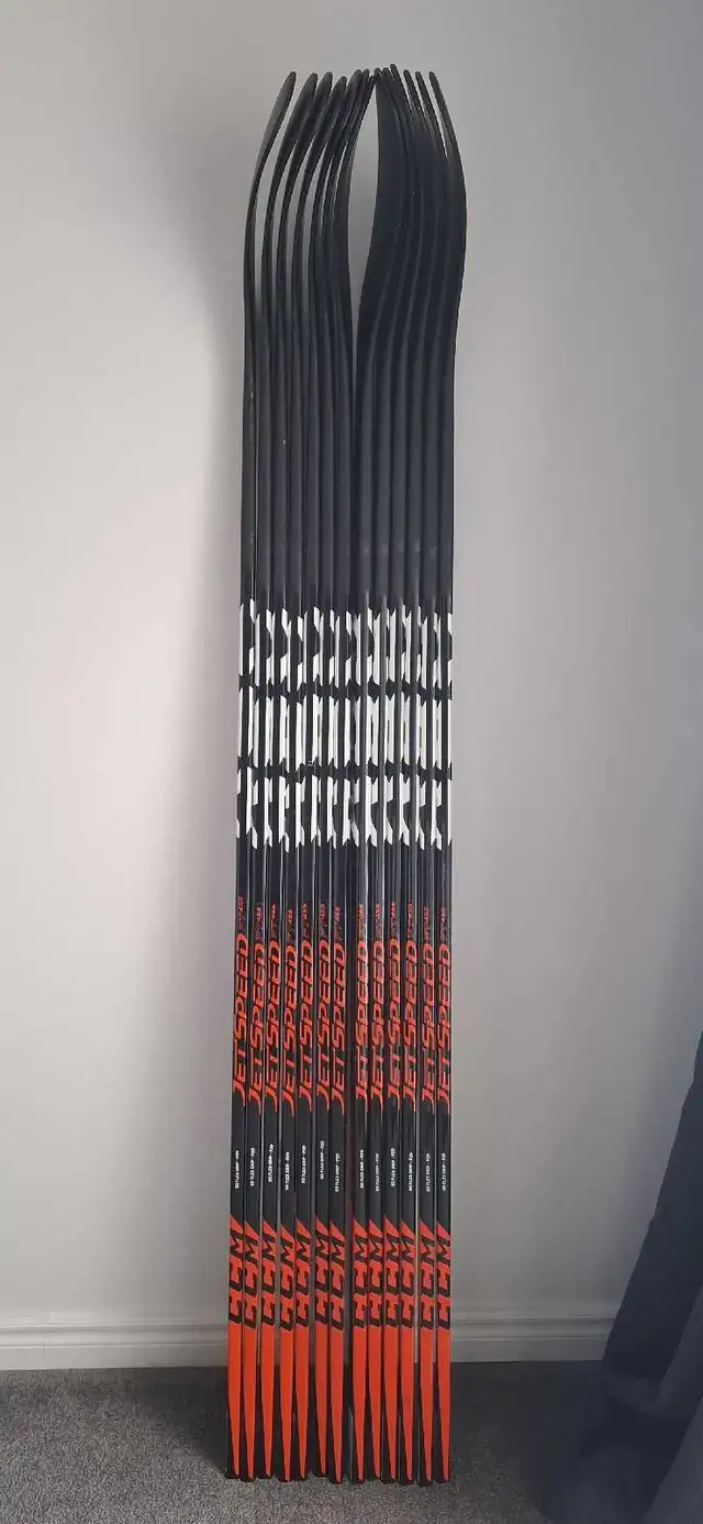 NEW CCM JETSPEED COMPOSITE CARBON FIBRE STICK  NEVER USED in Hockey in Markham / York Region - Image 2