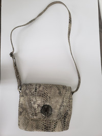 Elliott Lucca snake leather shoulder bag / Sac d'epaule serpent