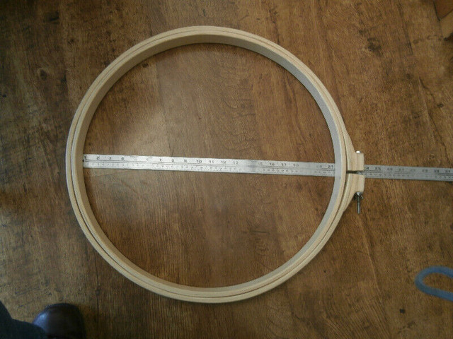 Rug Hooking Large Hoop Frame 22" in Hobbies & Crafts in Bridgewater - Image 3