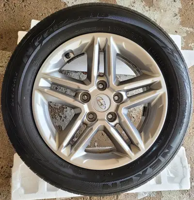 4 MAGs incluant 4 pneus 4 saisons de 16 pouces 205/60 R16 de NEXEN N PRIZ AH8 92H. MAG et pneus en t...