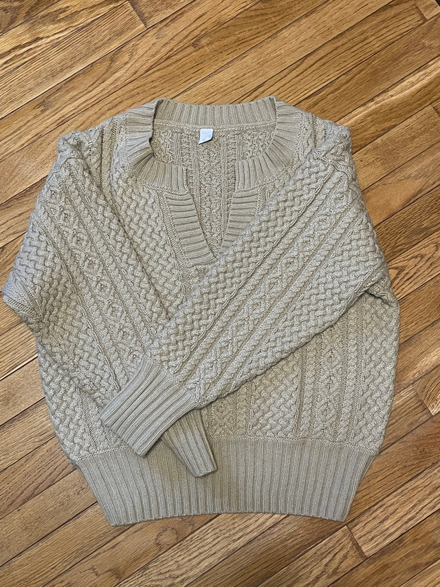 Sweater  in Women's - Tops & Outerwear in Ottawa