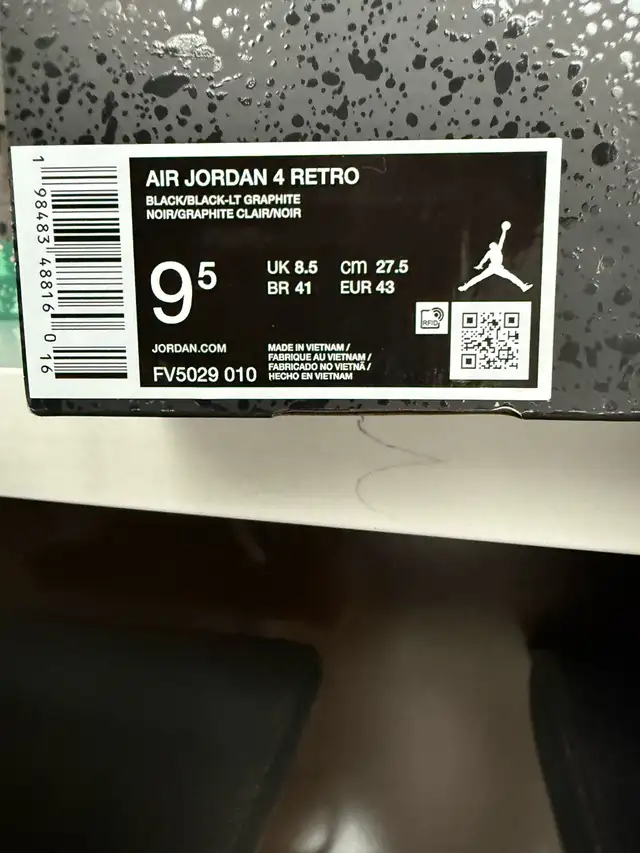 **Air Jordan 4 Retro - Size 9.5** in Men's Shoes in Markham / York Region - Image 10