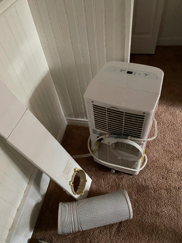 Midea-Portable Air Conditioner-With Comfort Sense  Remote in Other in Norfolk County - Image 4
