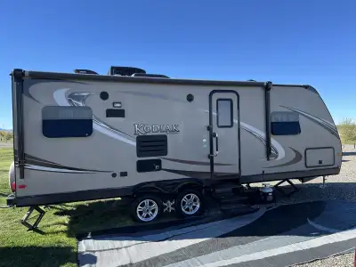 2013 Dutchmen Kodiak 242RESL. Great couples trailer. Nice layout. Full bath and private front bedroo...