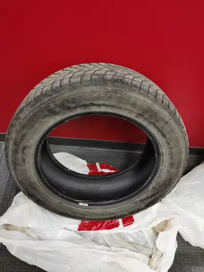 set of 4 Michelin winter tires Size: 225/60R18 Manufactured in 2021 حوالي 30,000 km used (good tread...