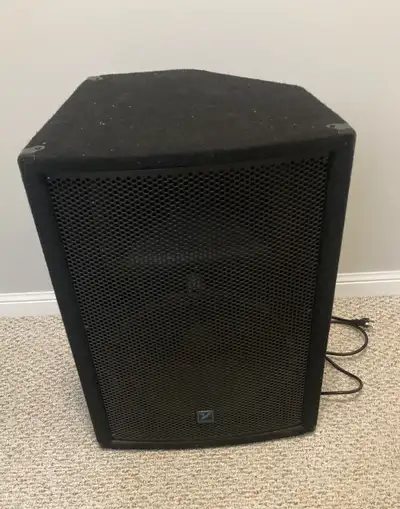 Yorkville YX15P  powered speaker 200 watts, View more