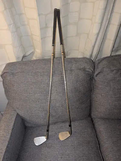 Top flite golf clubs⛳ 2x..... Selling two for $20