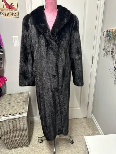 Stunning Dark Mink Fur Coat, View more