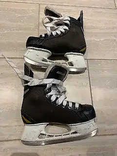 Bauer skates size 3R, View more
