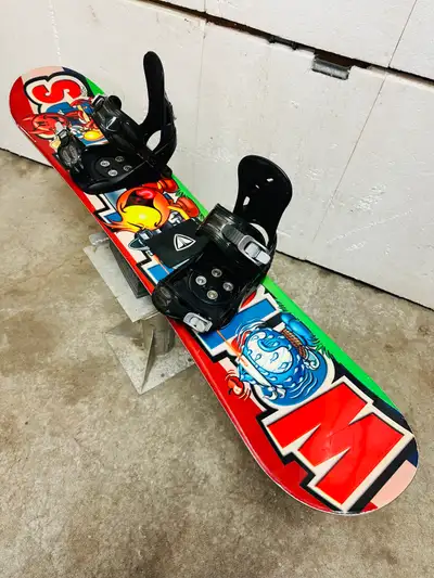 World Industries snowboard 135 cm with Morrow medium bindings , View more