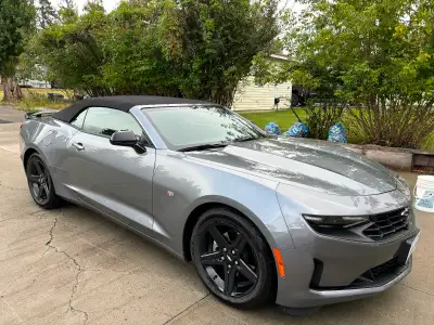 This is a 2019 Camaro 1LT Convertible in excellent condition with very low Kms.