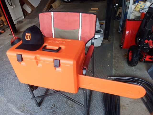 Husqvarna chainsaw carrying case and new cap in Outdoor Tools & Storage in Peterborough - Image 3