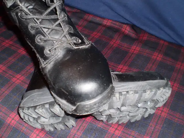 Boots - Winter and Work Safety in Men's in City of Toronto - Image 8