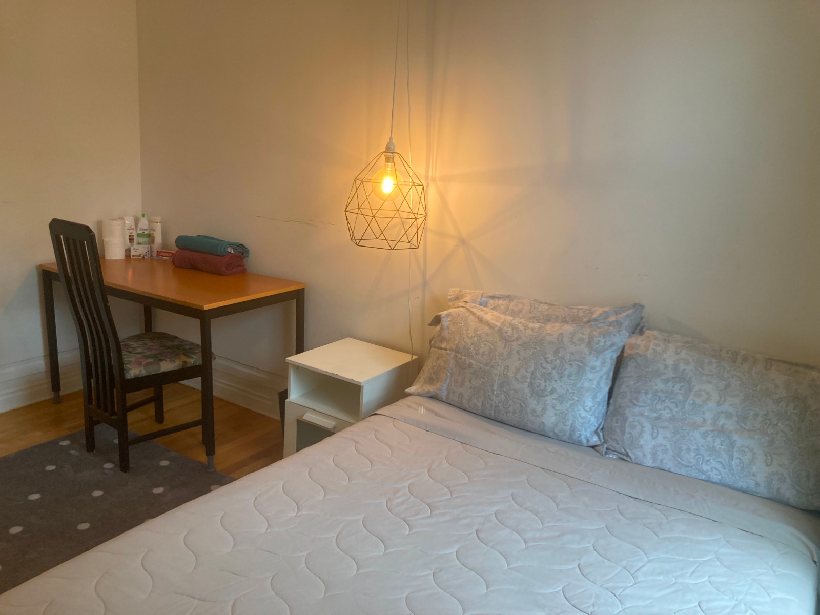 Ideal furnished Downtown private room for Sept — photo 2