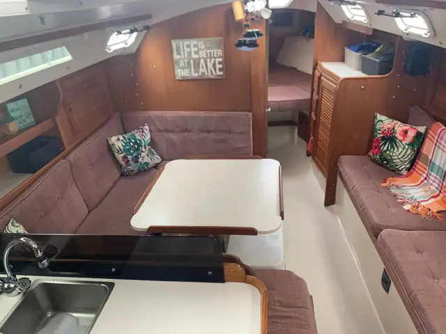 Catalina 1992 30 Sailboat in Sailboats in Oakville / Halton Region - Image 7