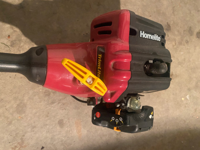 Homelite Trimlite 25cc Gas Trimmer in Lawnmowers & Leaf Blowers in City of Toronto