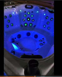 LUXURY 8NL!! FULLY LOADED!! w/WIFI!! 60 HYDROTHERAPY JETS!!