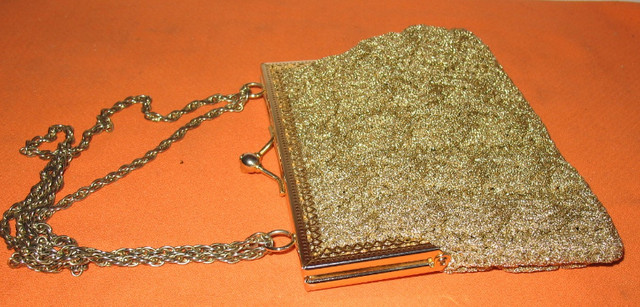 Ladies Evening Party Hand Purse /Shoulder Bag Gold Purse--Lot006 in Women's - Bags & Wallets in Edmonton - Image 4