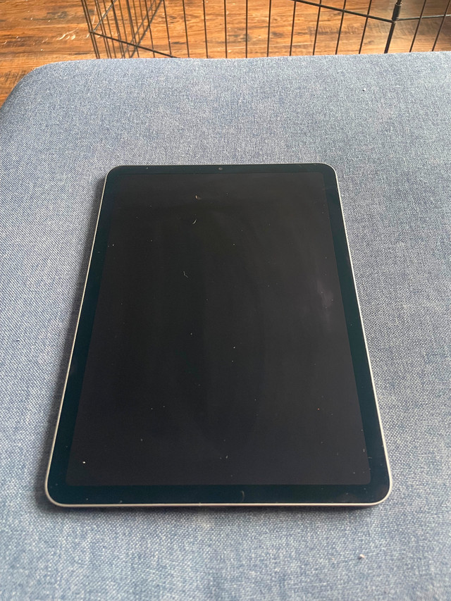 iPad Air 5th Gen (64GB, Wi-Fi) + Apple Pencil + Case in iPads & Tablets in Ottawa - Image 4