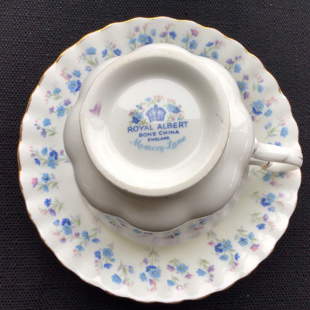 Beautiful Royal Albert Bone China Cups and Saucers in Kitchen & Dining Wares in Kamloops - Image 4