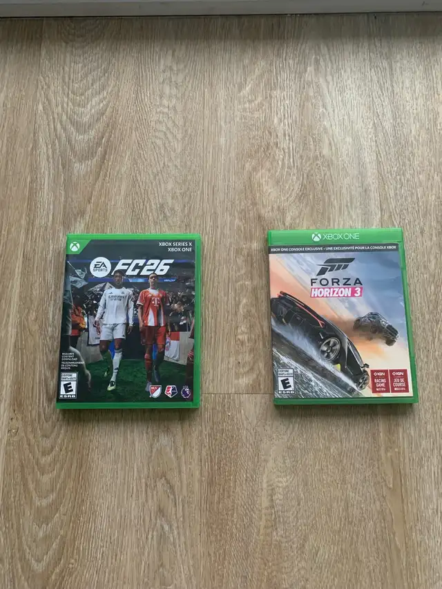 Xbox One S-2 manettes-2 jeux**Xbox One S-2 controllers-2 games in XBOX One in Laval / North Shore - Image 10