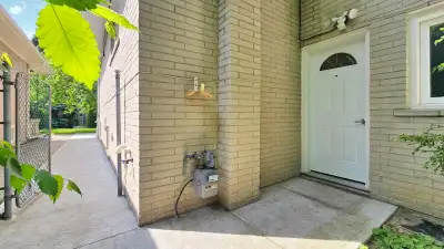 2 Bed 1 Bath Apt in House - Bathurst & Finch/Sheppard