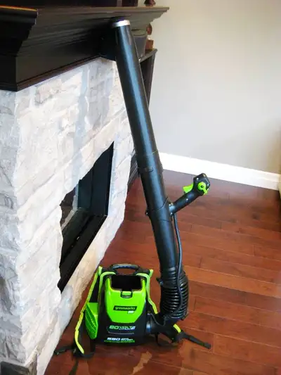 Selling this BRAND NEW Never Used Greenworks 80V Lithium Battery Operated Backpack style Leaf Blower...