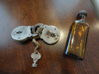 Selling an Antique Moone's Emerald Oil Bottle