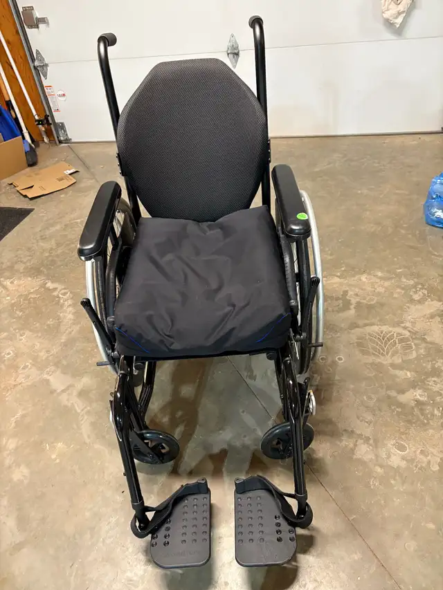 Wheelchair for sale in Health & Special Needs in Charlottetown - Image 6