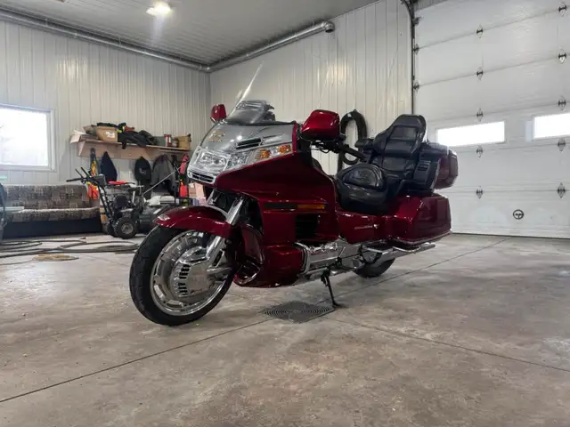 2000 HONDA GOLDWING ASPENCADE *** LOW KMS*** in Touring in Ottawa - Image 11