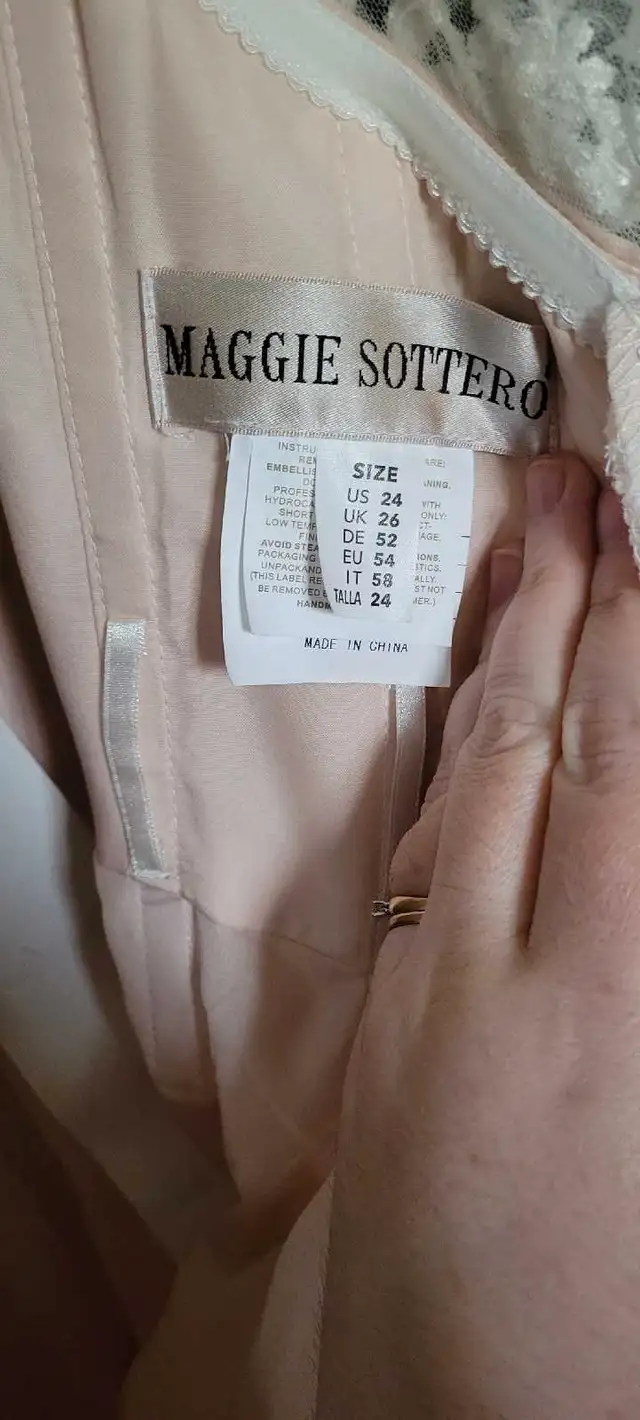 Plus Size Wedding Dress in Wedding in Cape Breton - Image 3