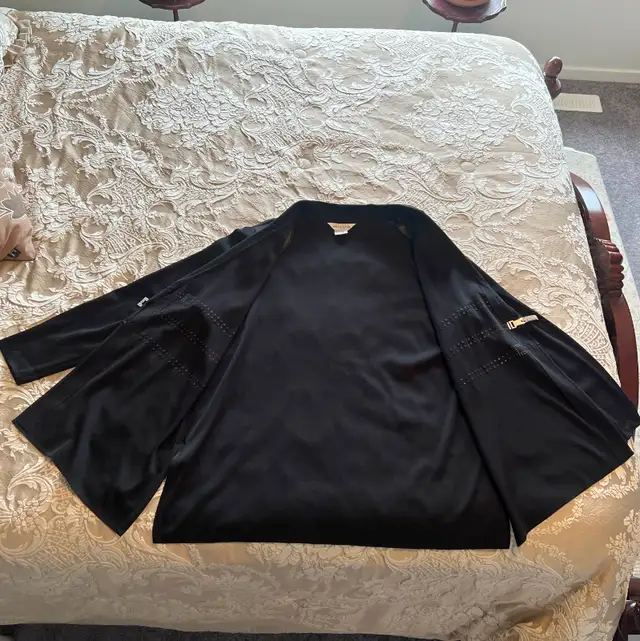 Exclusively Misook Women's Pant Suit! in Women's - Other in Calgary - Image 8